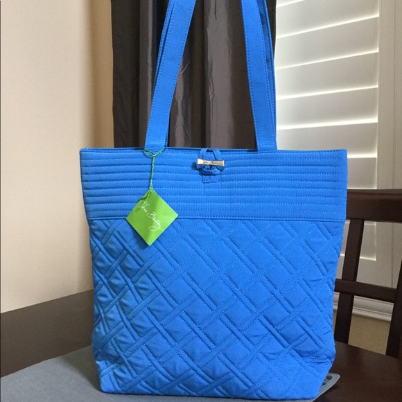 Vera Bradley Handbags - NWT VERA BRADLEY MICROFIBER TOTE